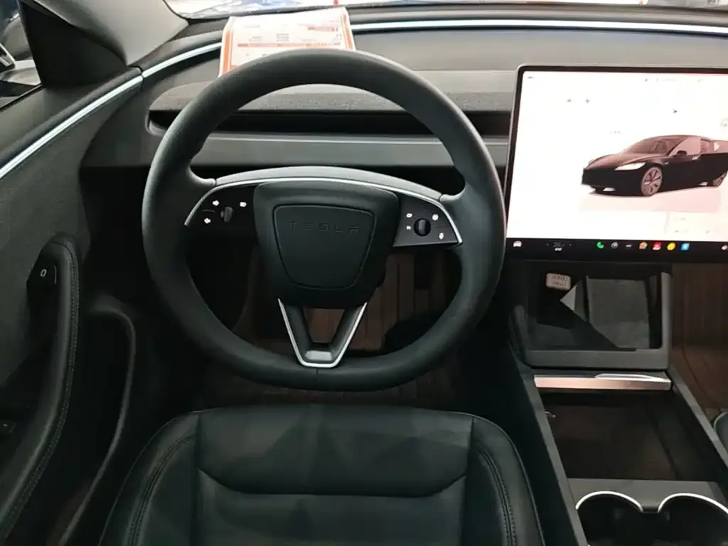 Tesla Model 3 — фото 10
