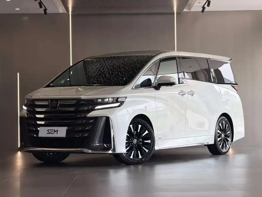 Toyota Vellfire — фото 1