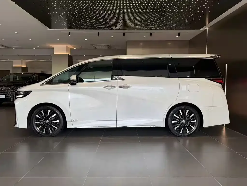 Toyota Vellfire — фото 5