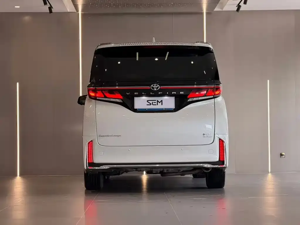 Toyota Vellfire — фото 2