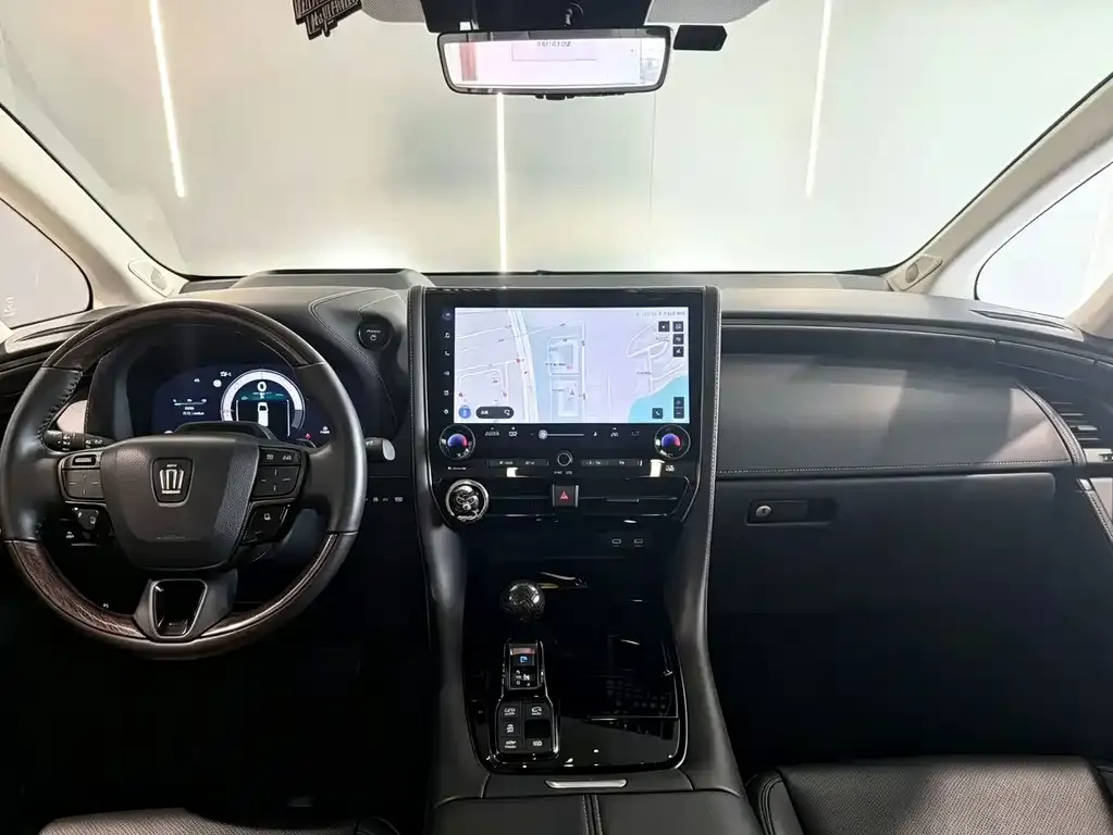 Toyota Vellfire — фото 8