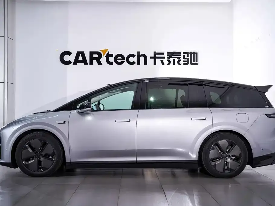 Li Auto i8 — фото 5