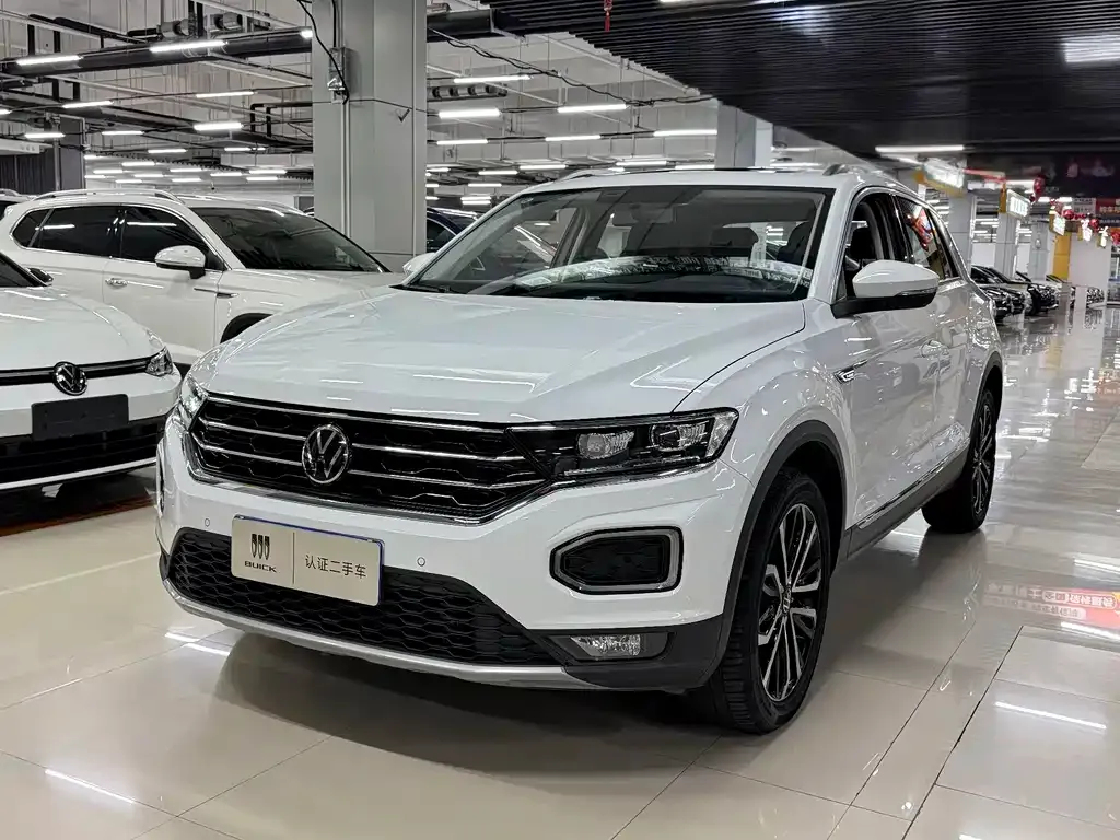 Volkswagen T-Roc — фото 1