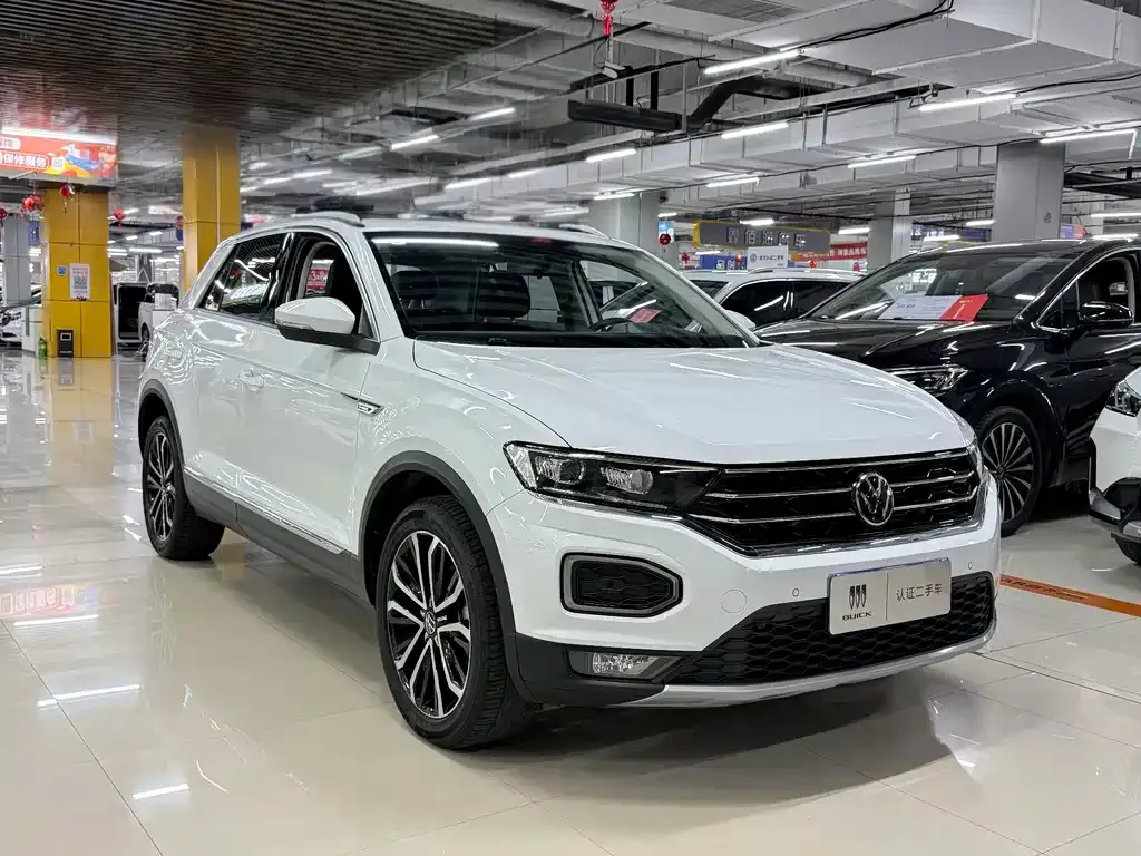 Volkswagen T-Roc — фото 8