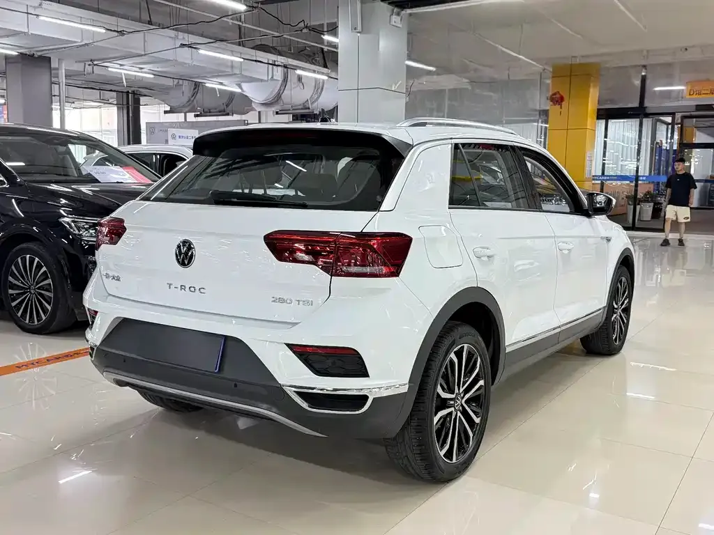 Volkswagen T-Roc — фото 4