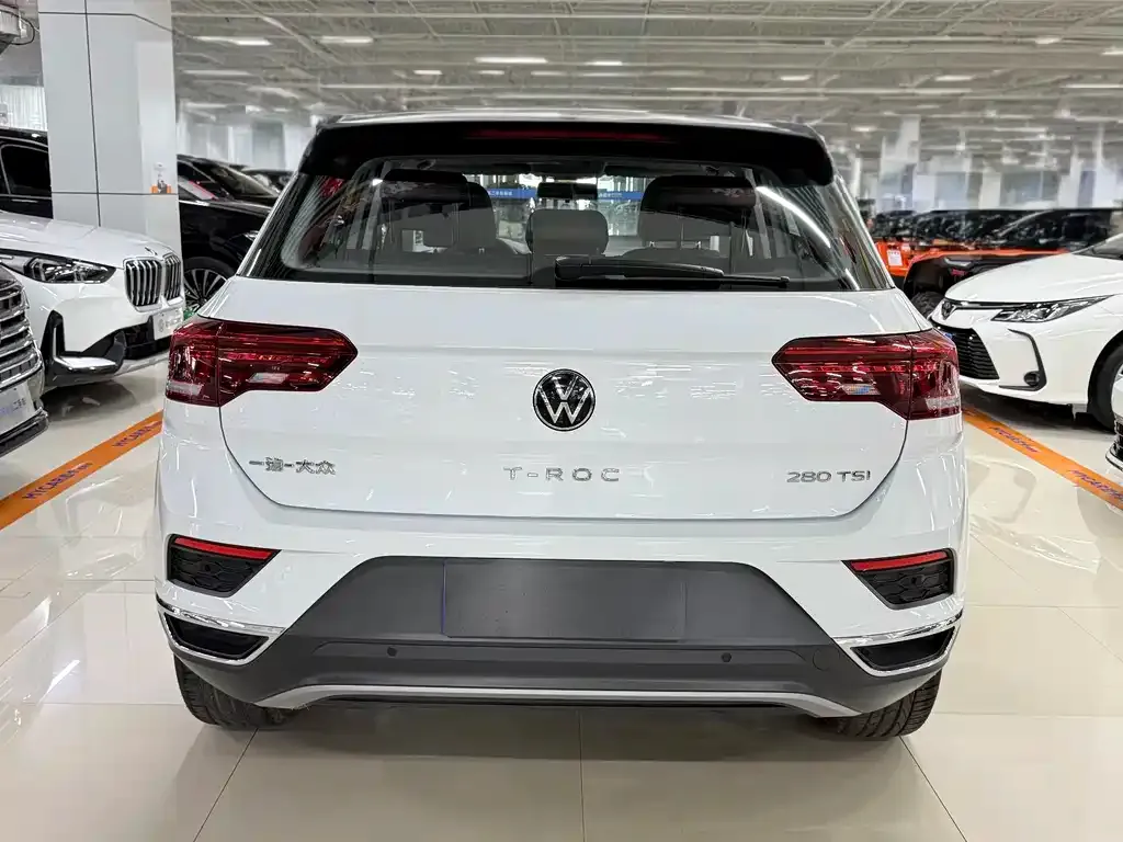 Volkswagen T-Roc — фото 5