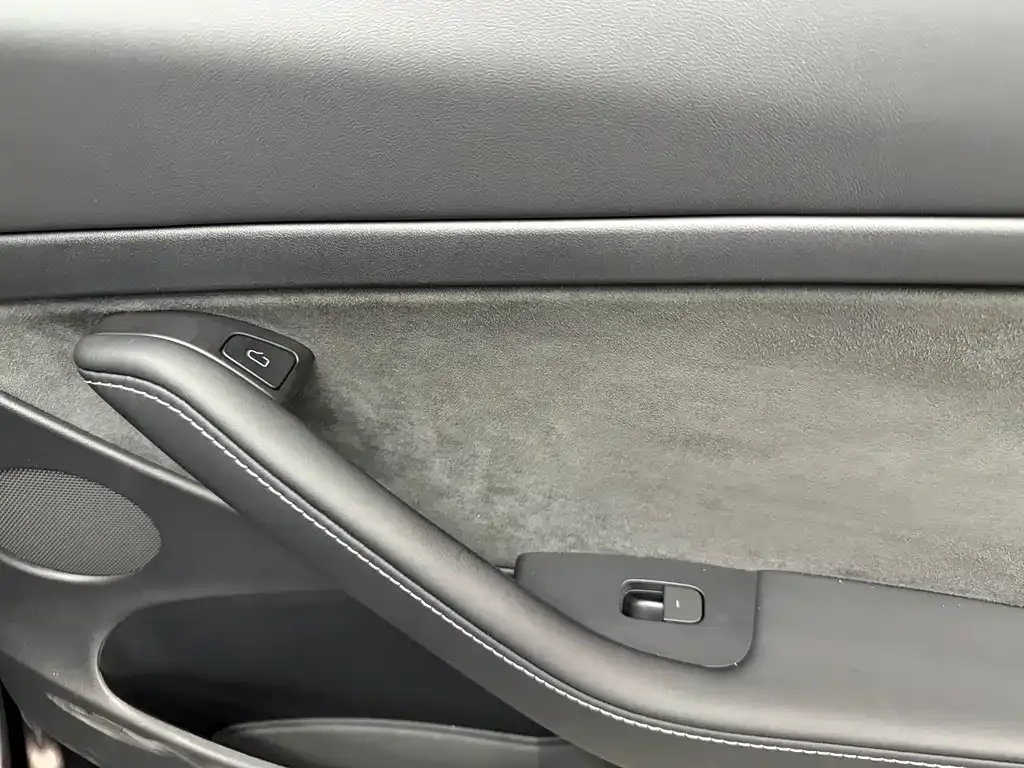 Tesla Model 3 — фото 4