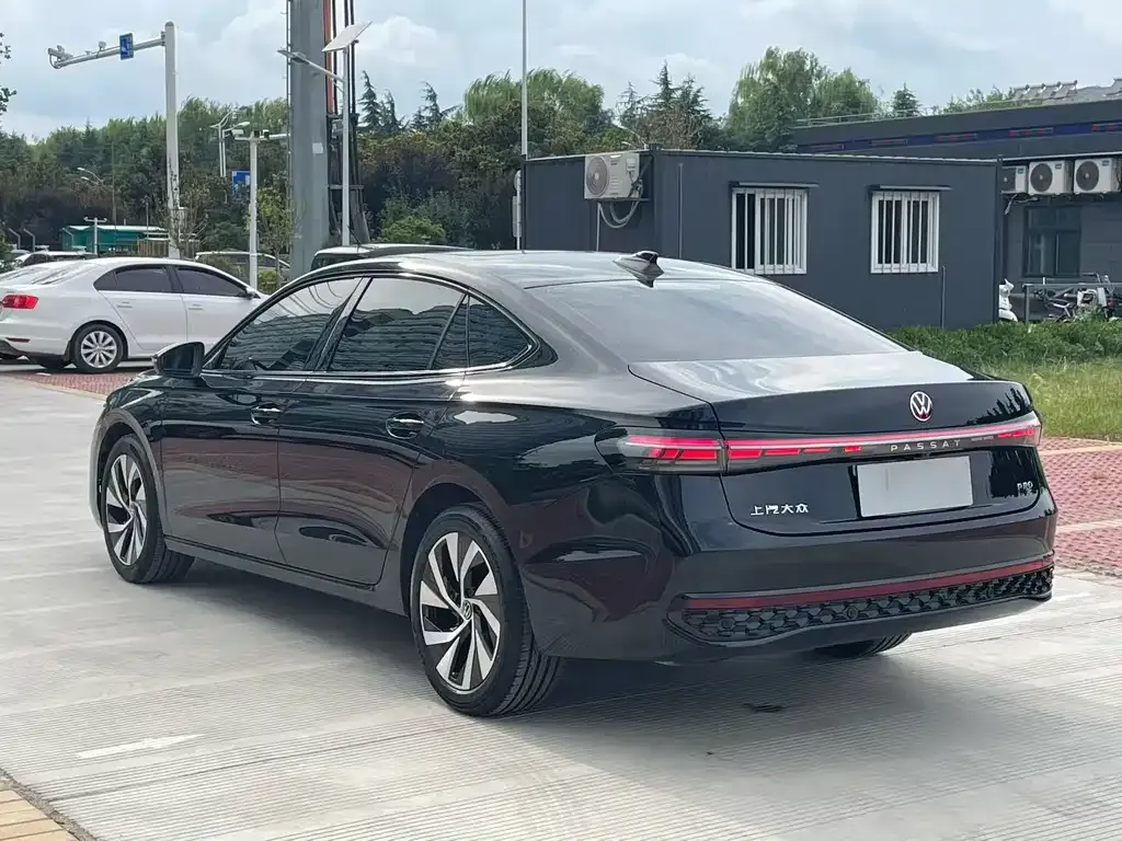 Volkswagen Passat — фото 6