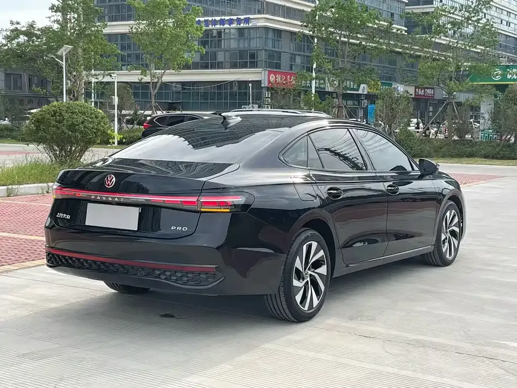 Volkswagen Passat — фото 7