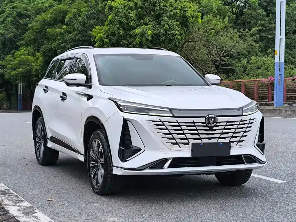 Changan CS75PLUS — фото 4