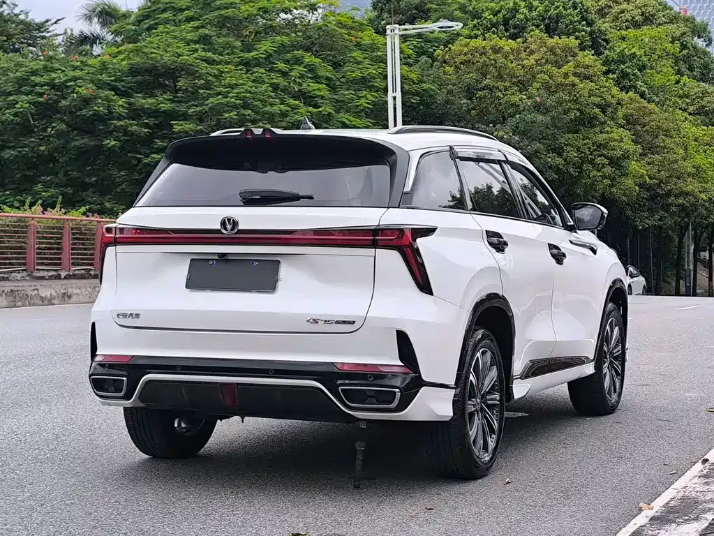Changan CS75PLUS — фото 10