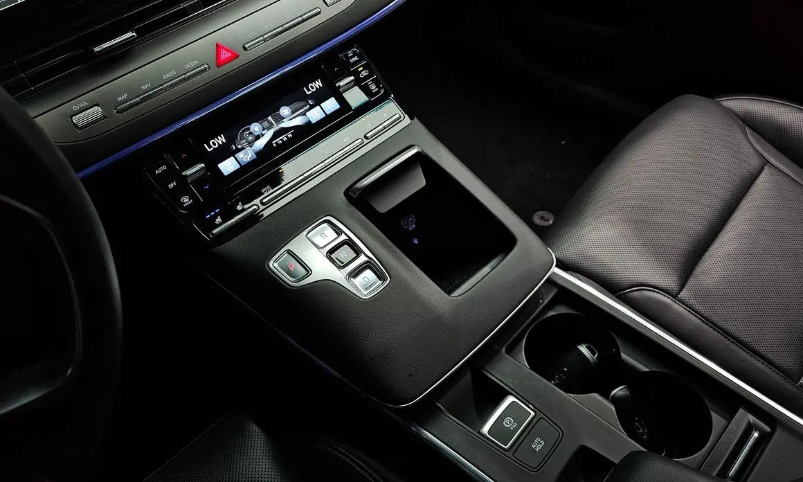 Hyundai Grandeur — фото 5