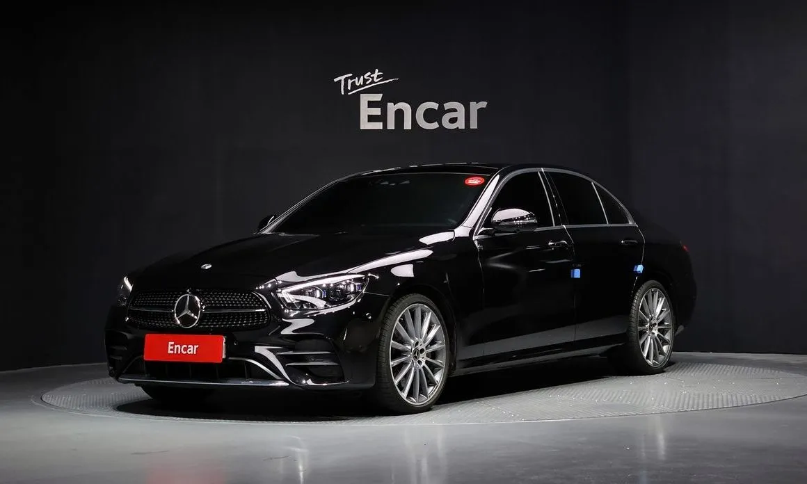 Mercedes-Benz E-Class — фото 1