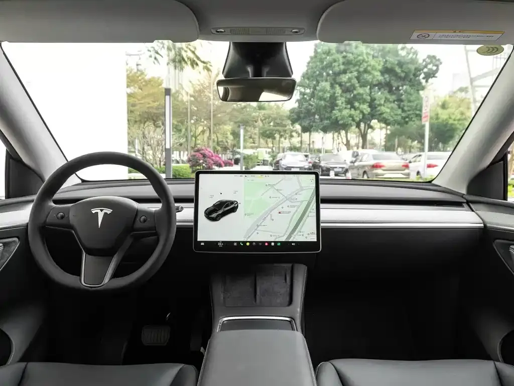Tesla Model Y — фото 4