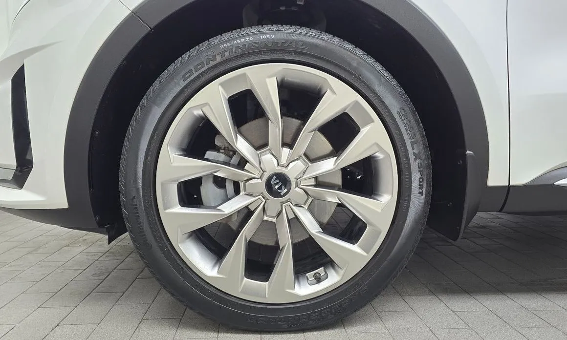 Kia Sorento — фото 10