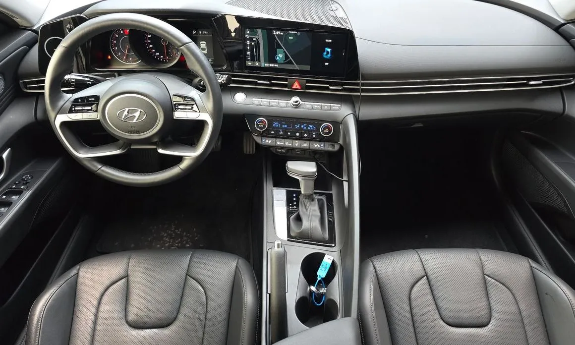 Hyundai AVANTE — фото 10
