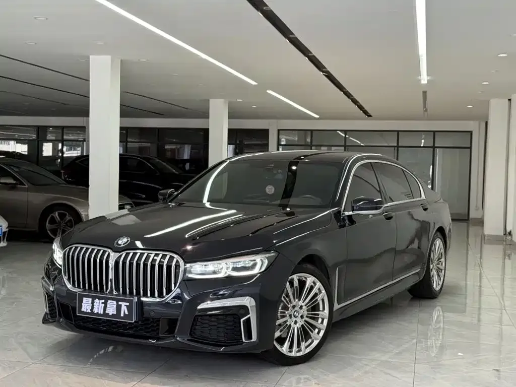 BMW 7 Series — фото 1