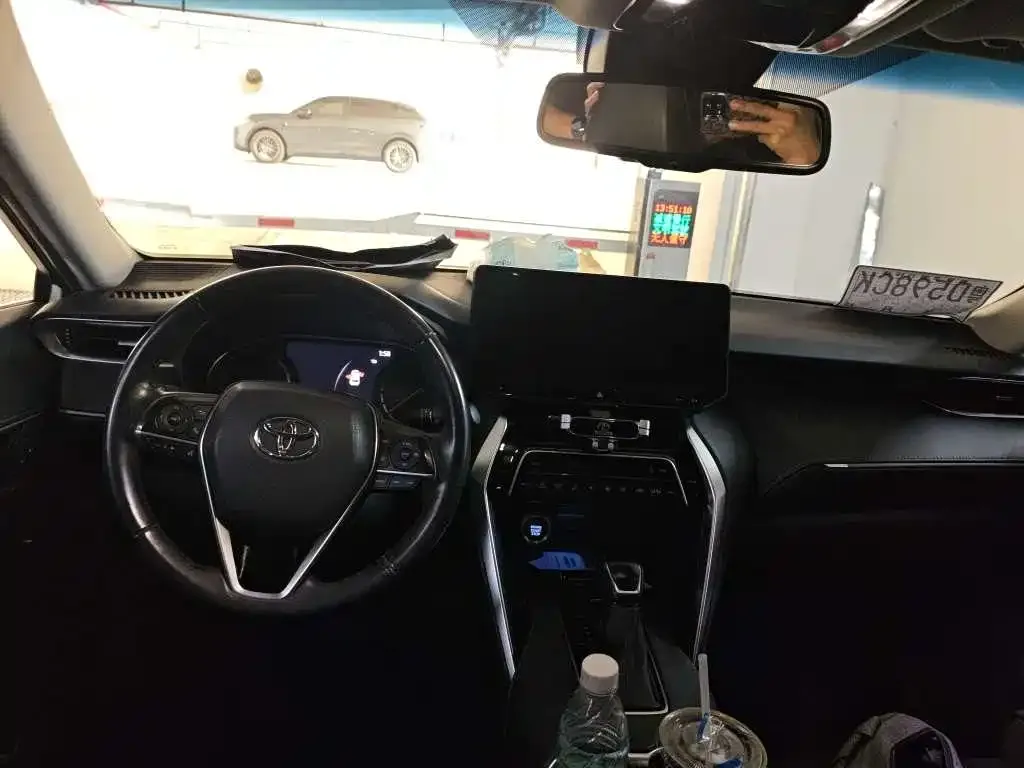 Toyota Harrier — фото 4