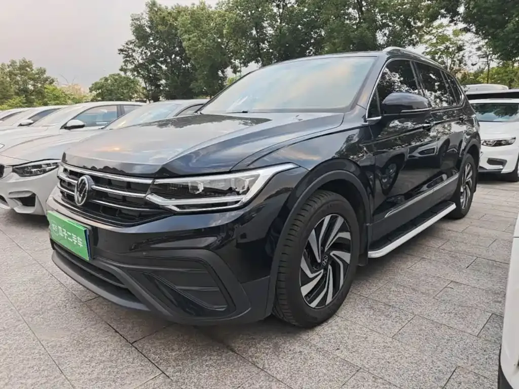Volkswagen Tiguan L — фото 6