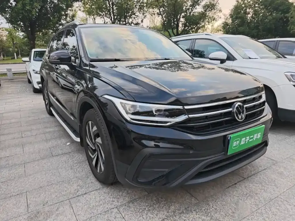 Volkswagen Tiguan L — фото 7