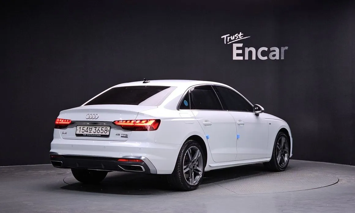 Audi A4 — фото 5