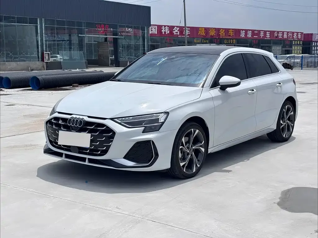 Audi A3 — фото 1