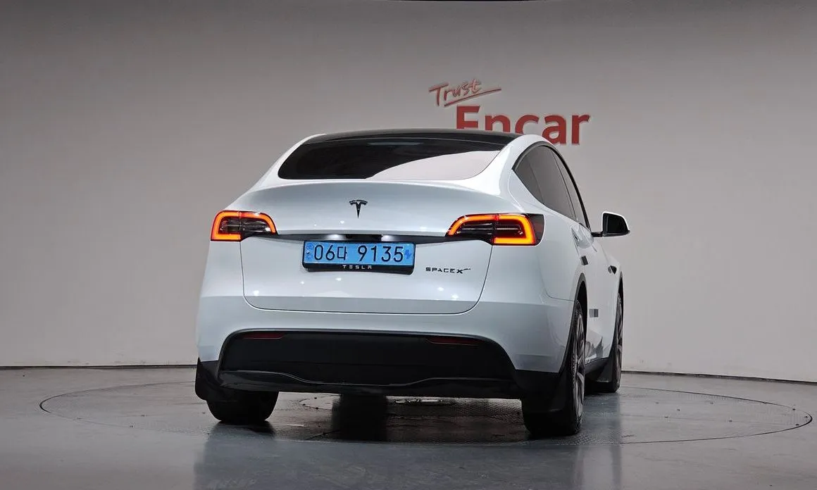 Tesla Model Y — фото 4