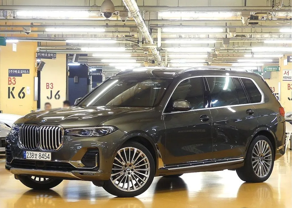 BMW X7 — фото 1