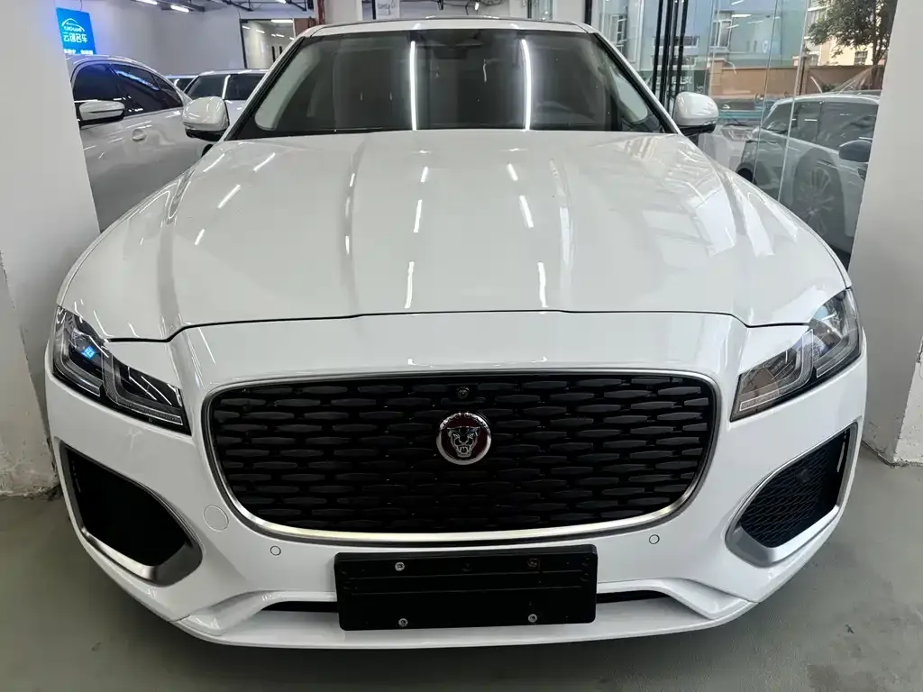 Jaguar XFL — фото 10