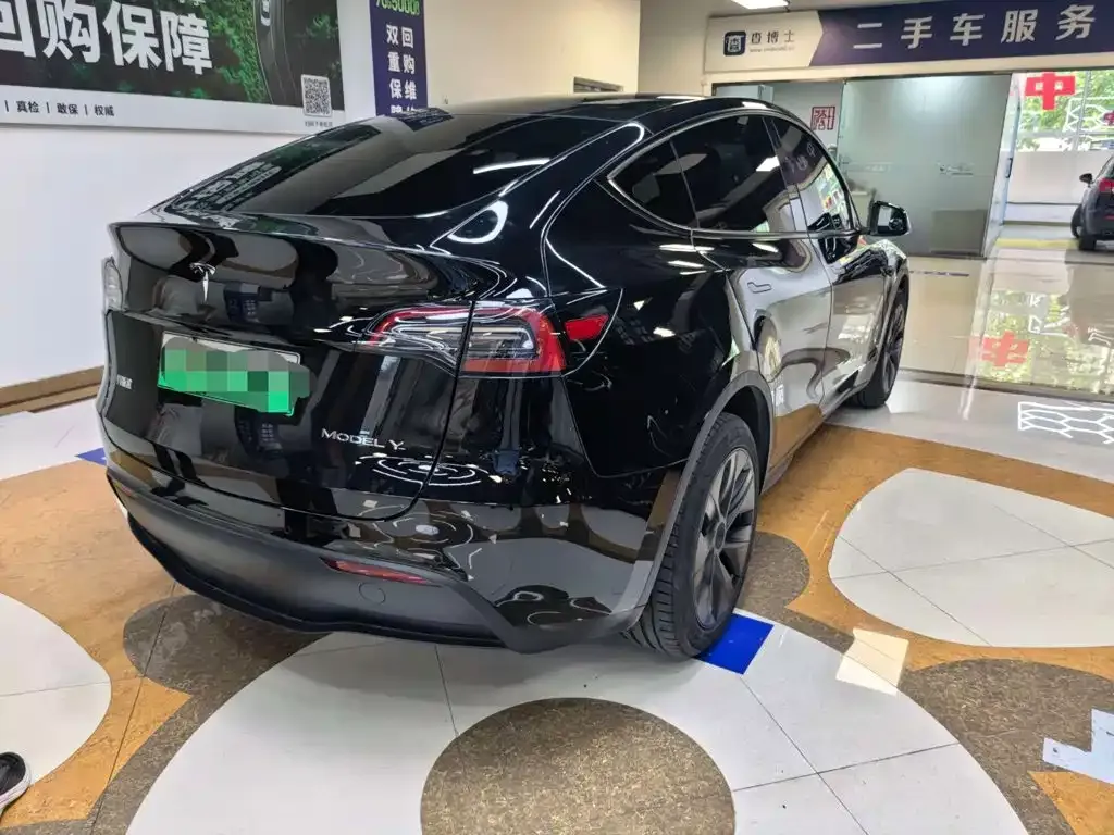 Tesla Model Y — фото 8