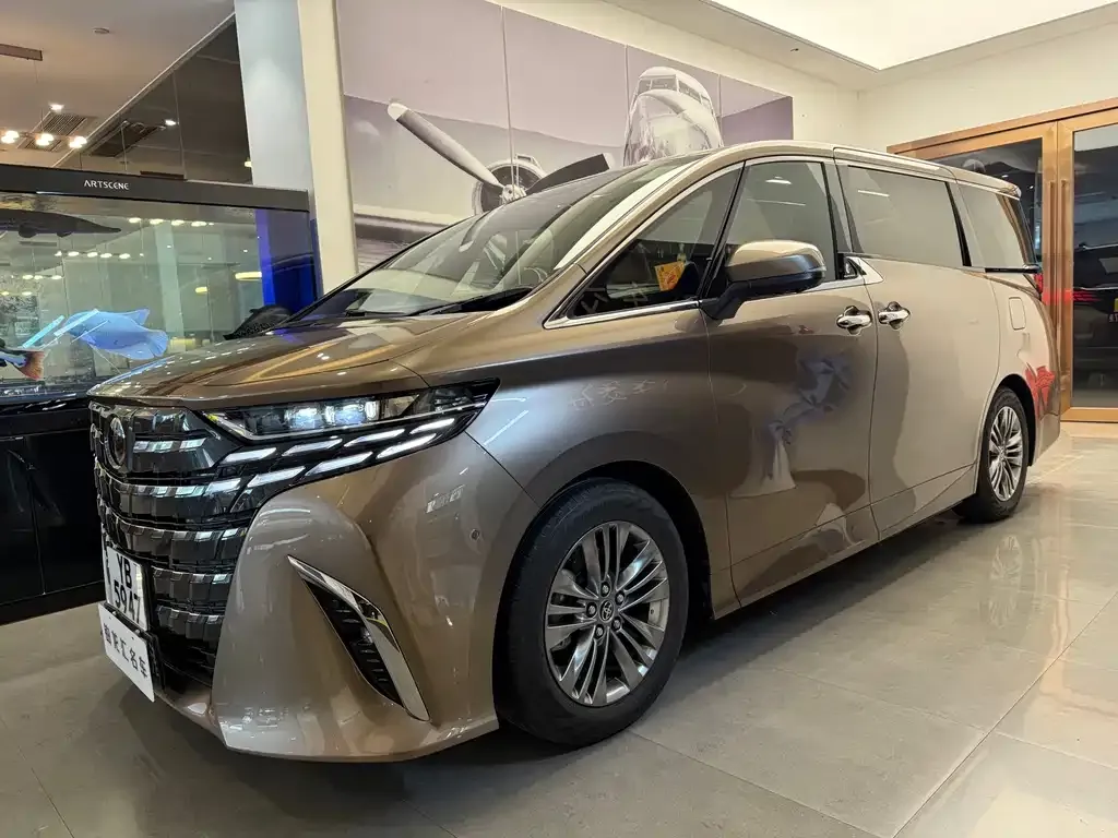 Toyota Alphard — фото 6