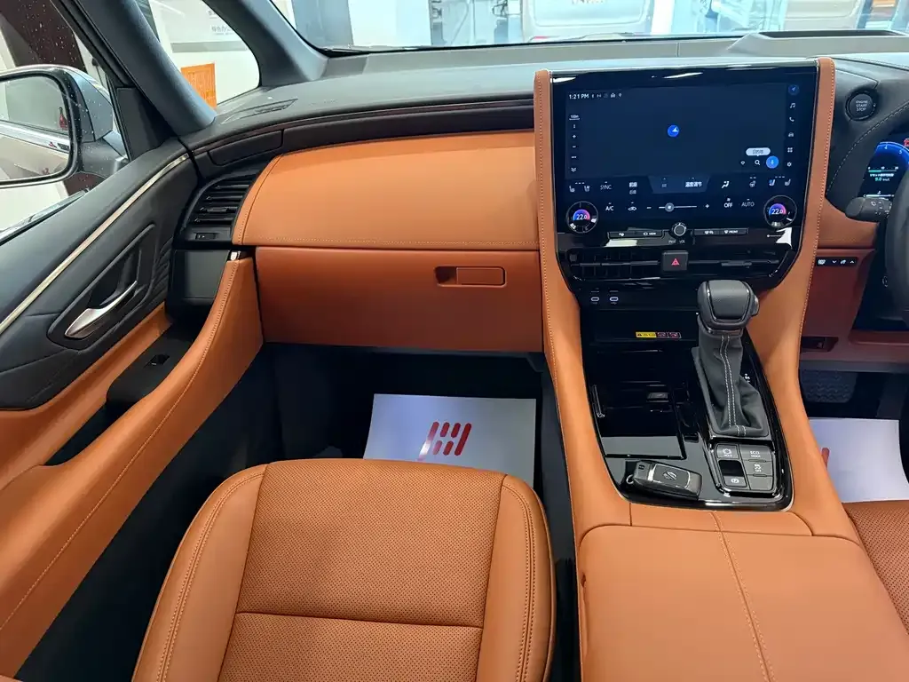 Toyota Alphard — фото 7
