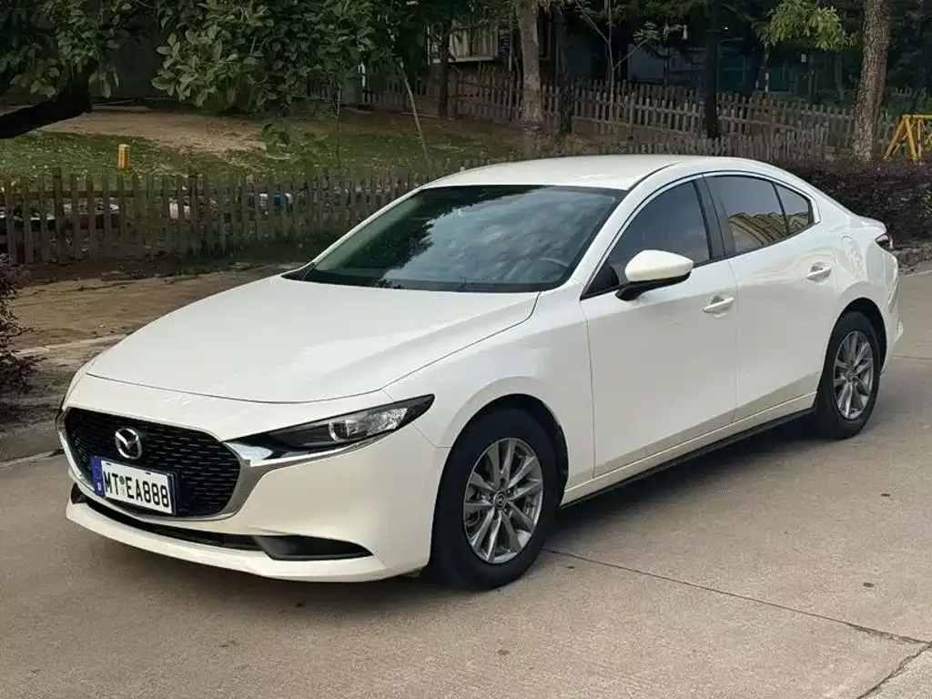 Mazda 3 Axela — фото 1