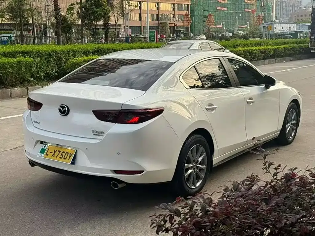 Mazda 3 Axela — фото 8