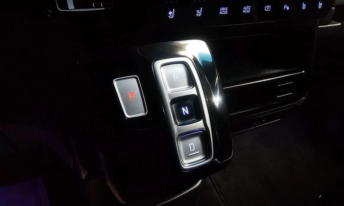 Hyundai Staria — фото 2