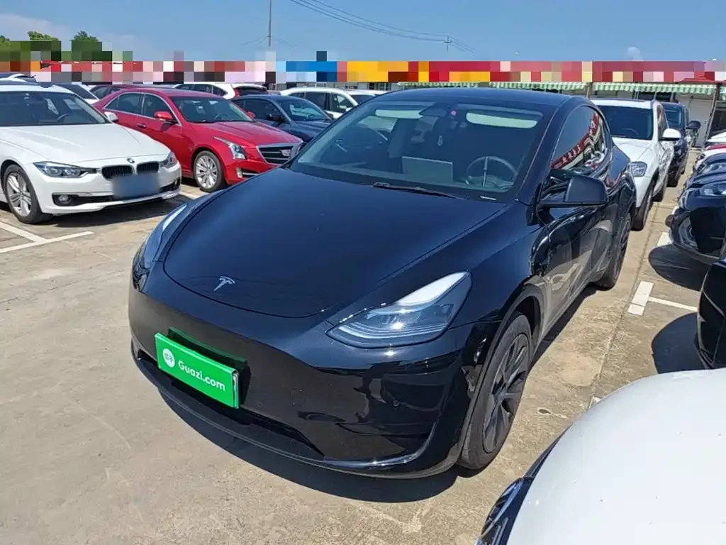 Tesla Model Y — фото 1