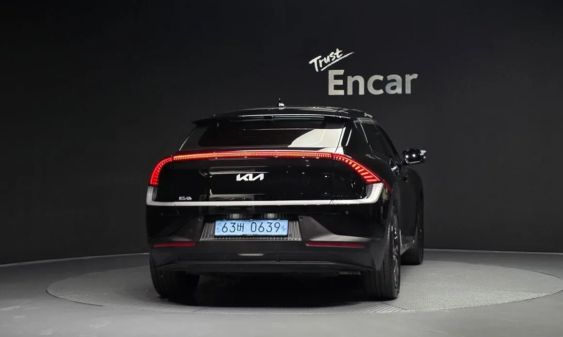 Kia EV6 — фото 8