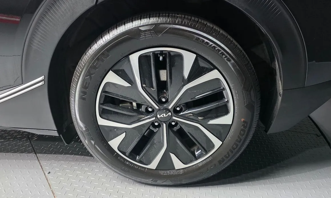 Kia EV6 — фото 9
