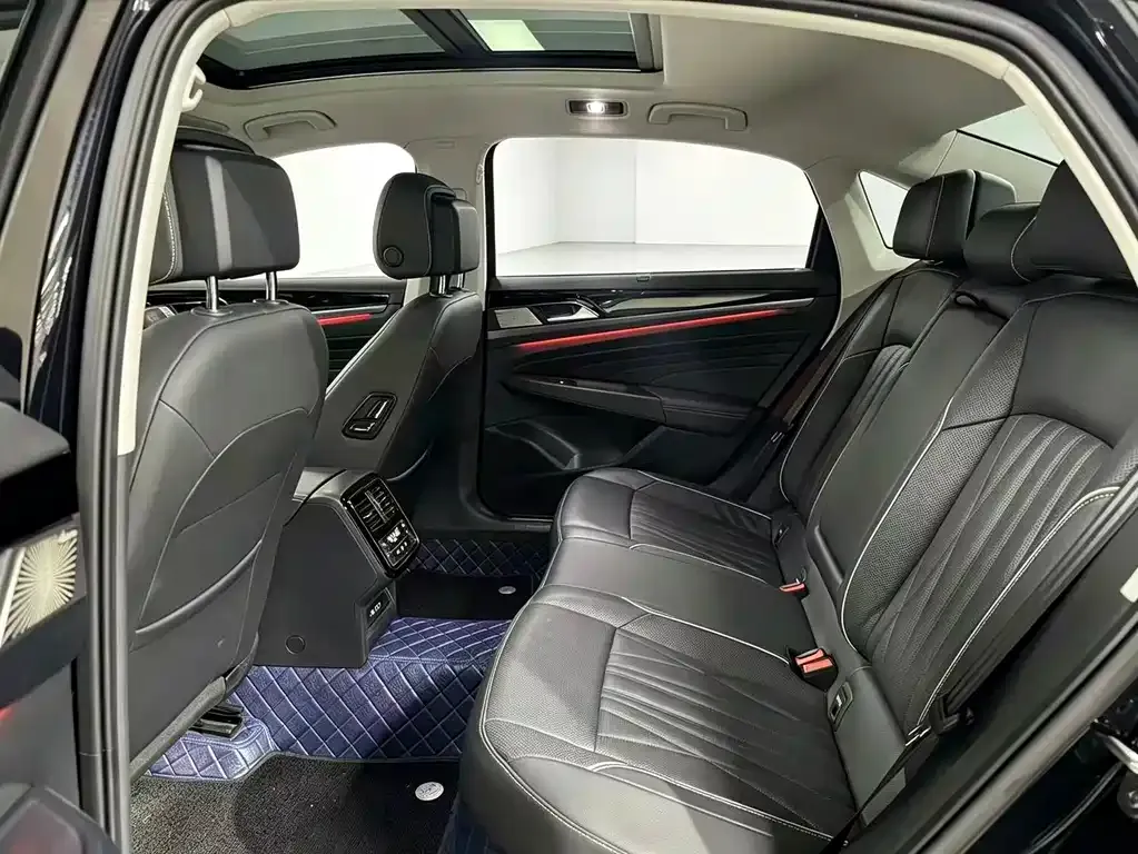 Volkswagen Passat — фото 7