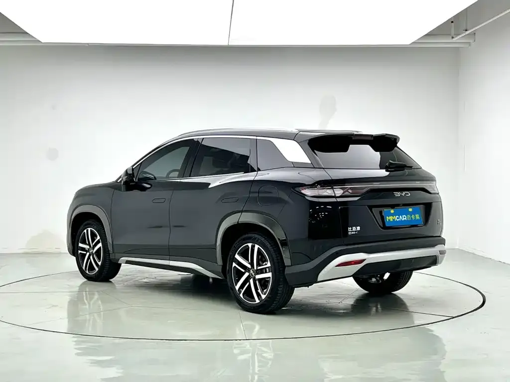 BYD L DM-i — фото 6