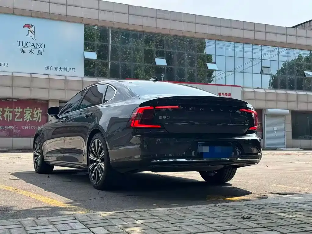 Volvo S90 — фото 4