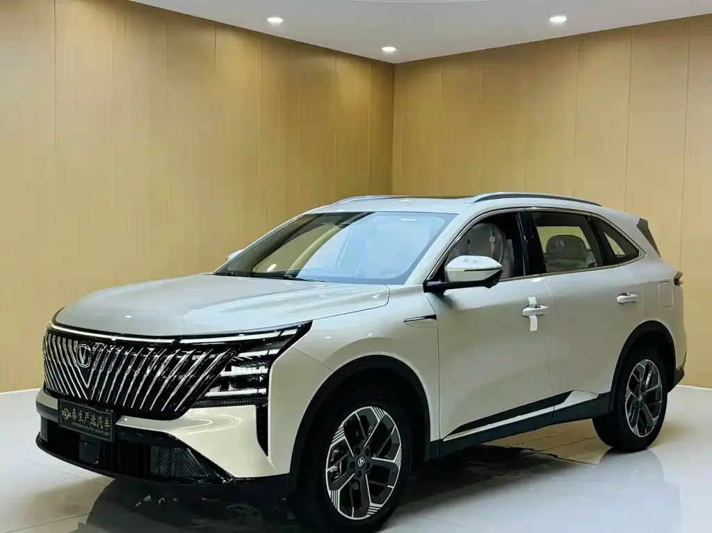 Changan CS75PLUS — фото 1