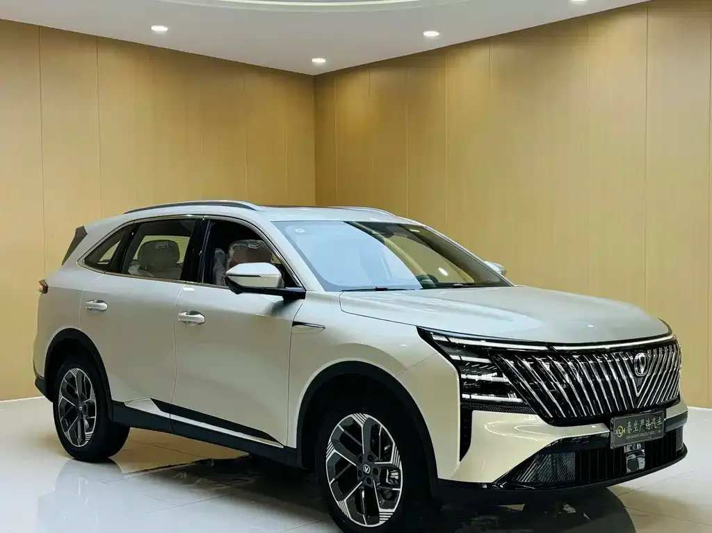 Changan CS75PLUS — фото 4
