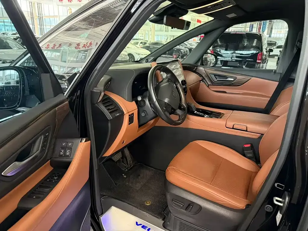 Toyota Vellfire — фото 4