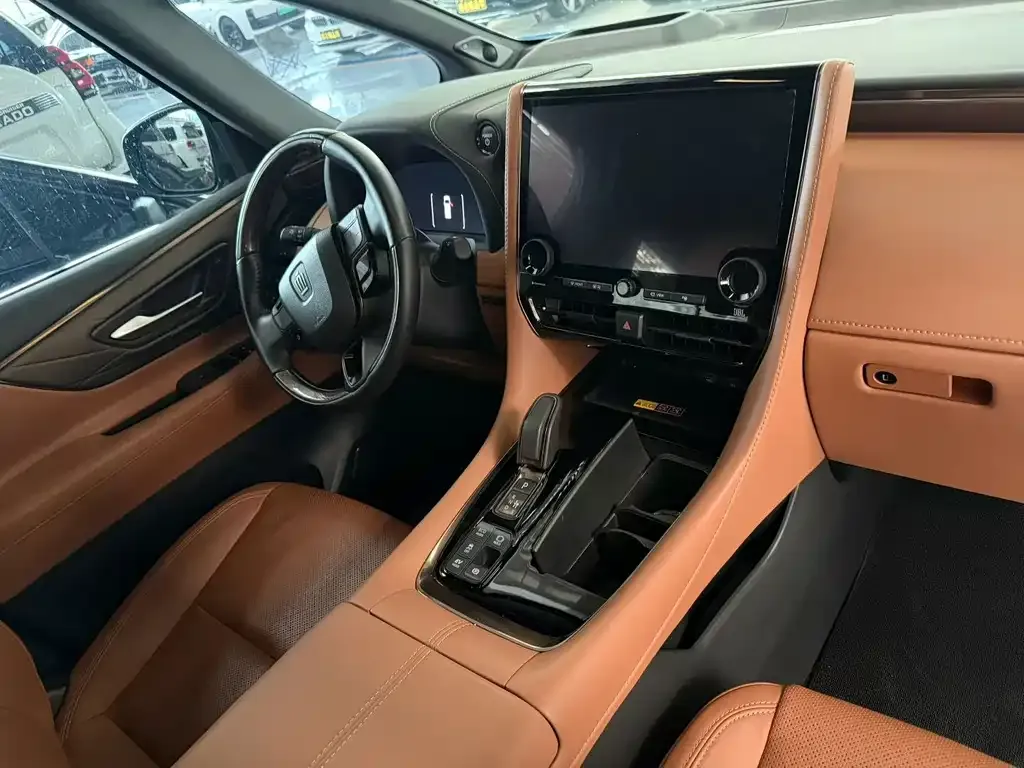 Toyota Vellfire — фото 9