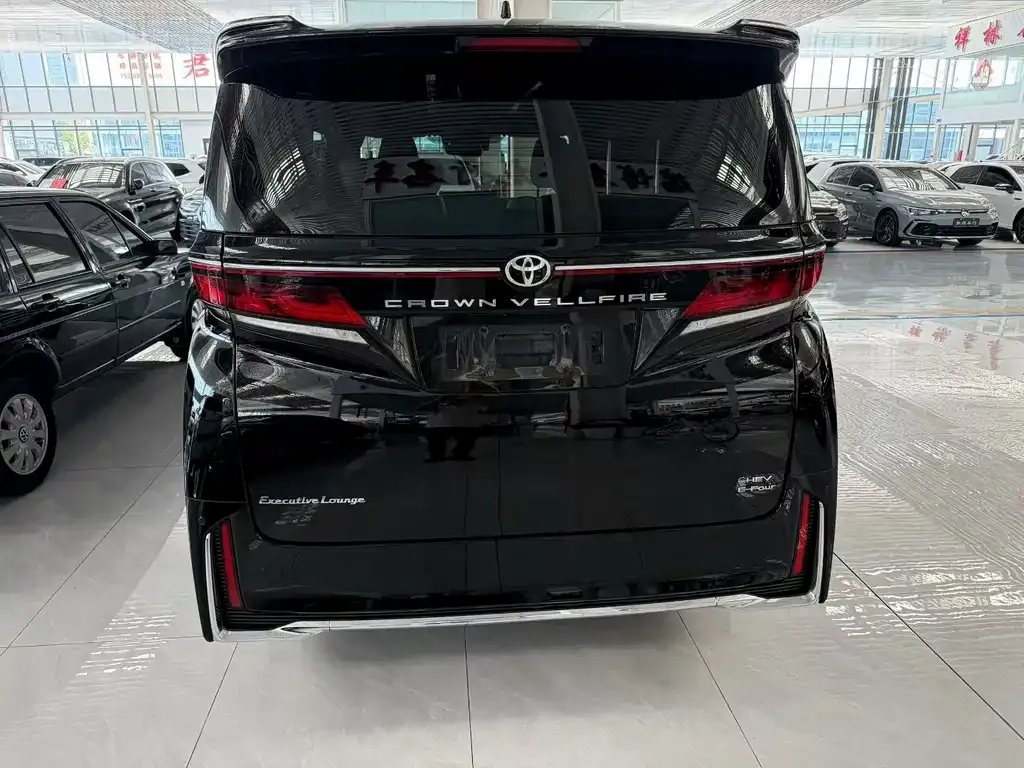 Toyota Vellfire — фото 3