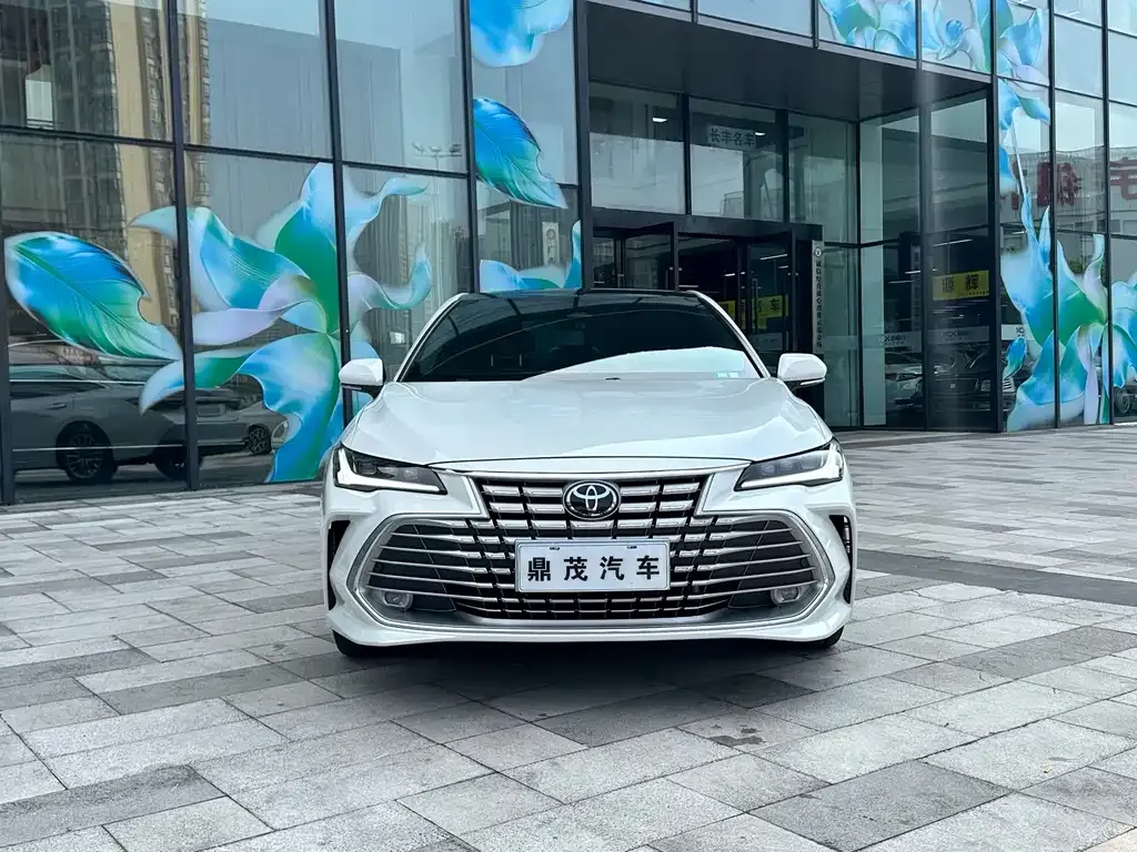 Toyota Avalon — фото 2