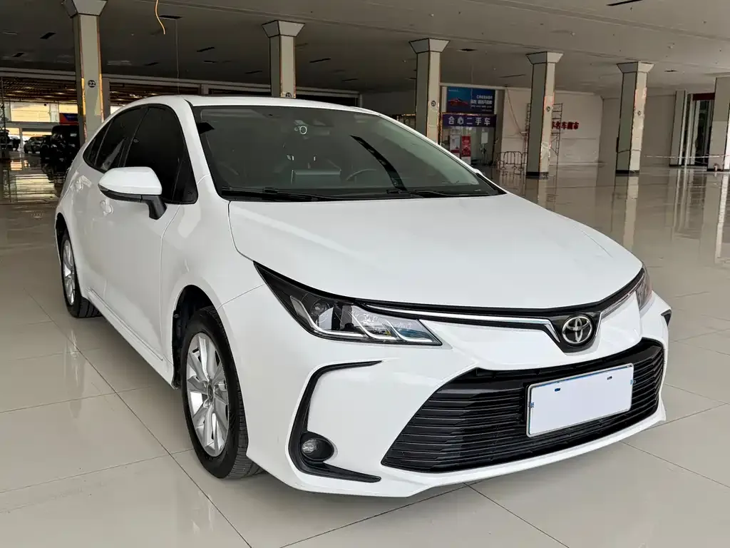 Toyota Corolla — фото 4