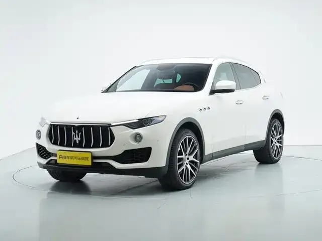 Maserati Levante — фото 1