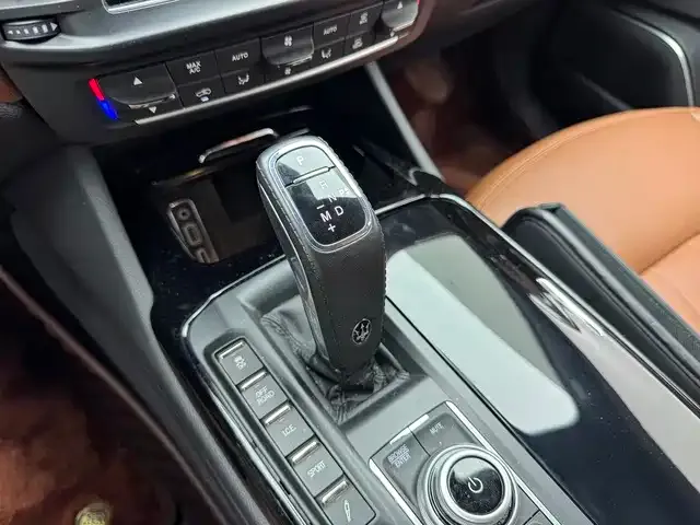 Maserati Levante — фото 8